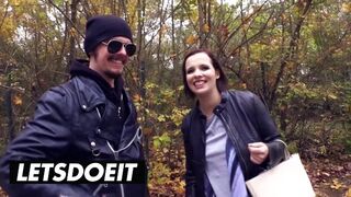 Hatalmas kannás csoki hajú német spiné felvétel a méretes kombiban vad baszásra