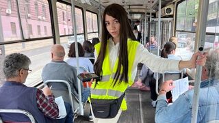 Buszvezető csajszi megváltoztatja az életét és megdugja az utast