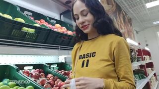 Meghívok egy idegen muffot a piacról, és vad dugás lesz belőle