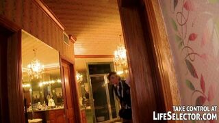 Gyengéd kaland a Life Selector világában: Vad fősulis lányok legelső élményei Isis Taylorral és barátnőivel anális hármasban